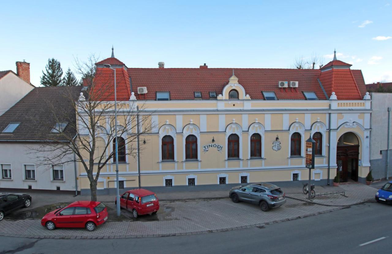 Tinodi Fogado Bed and Breakfast Sárvár Buitenkant foto